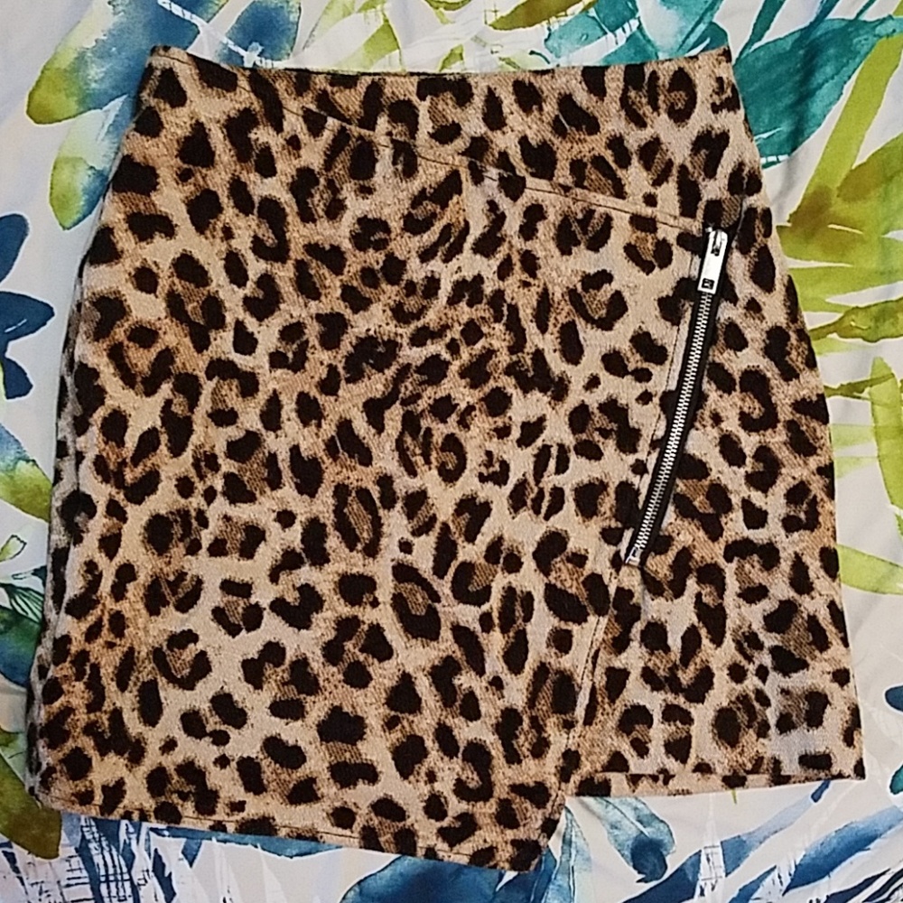 H&M leopard print skirt